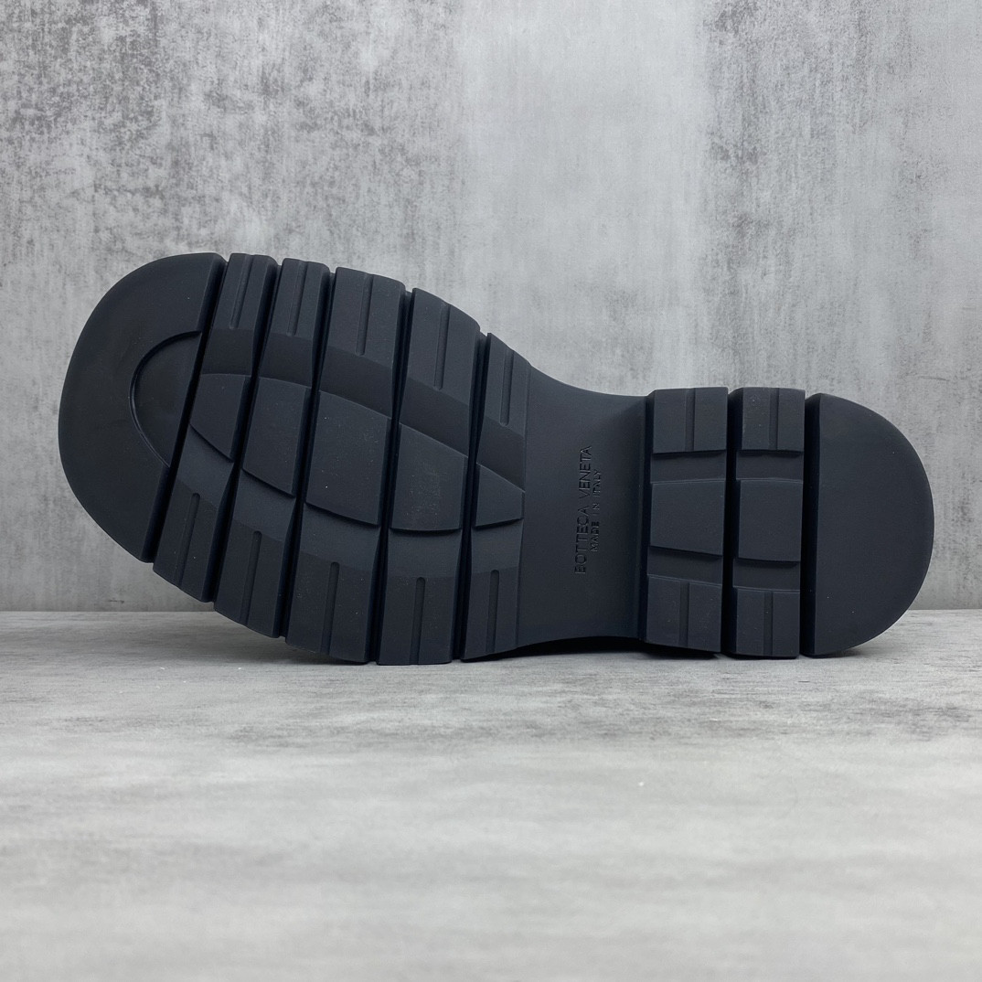 b0tt*ga Ven*ta sneaker