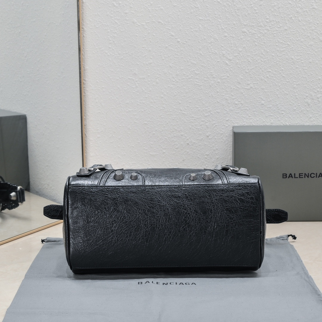 Ba1en*iaga purse