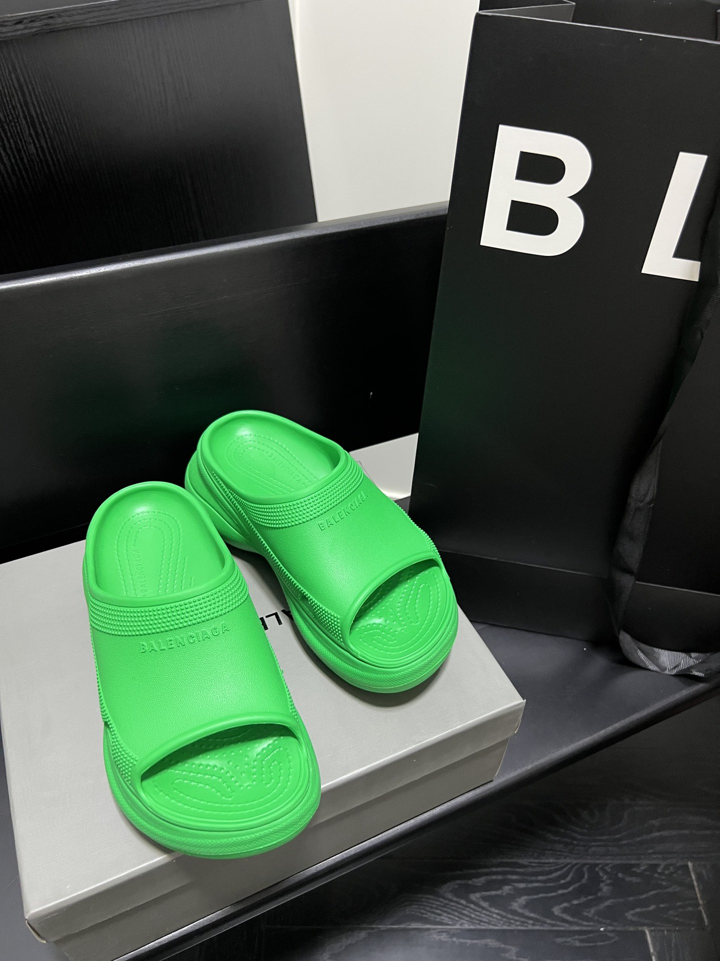Ba1en*iaga slide