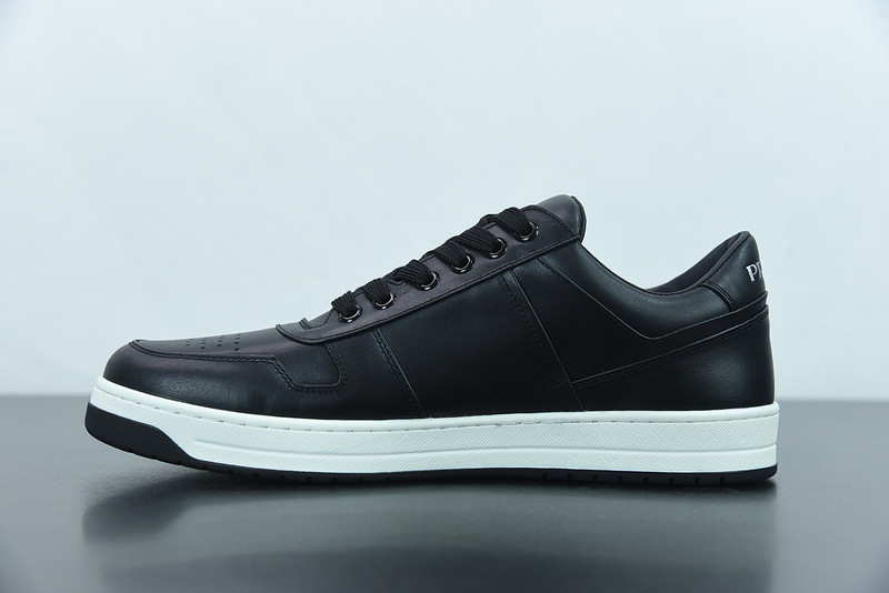 pr sneaker