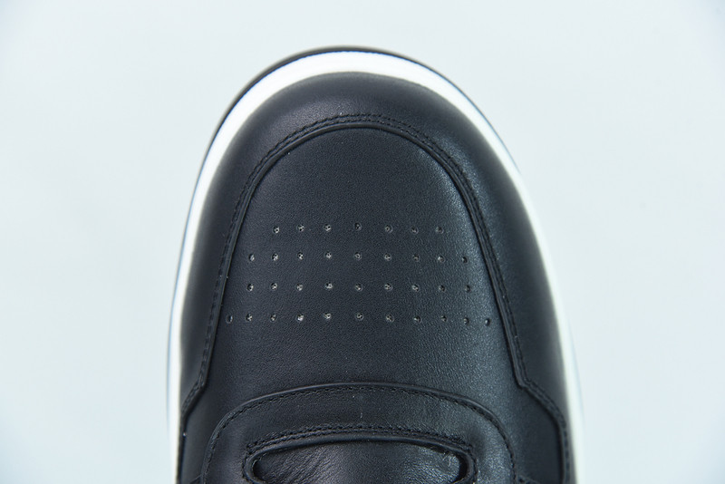 pr sneaker