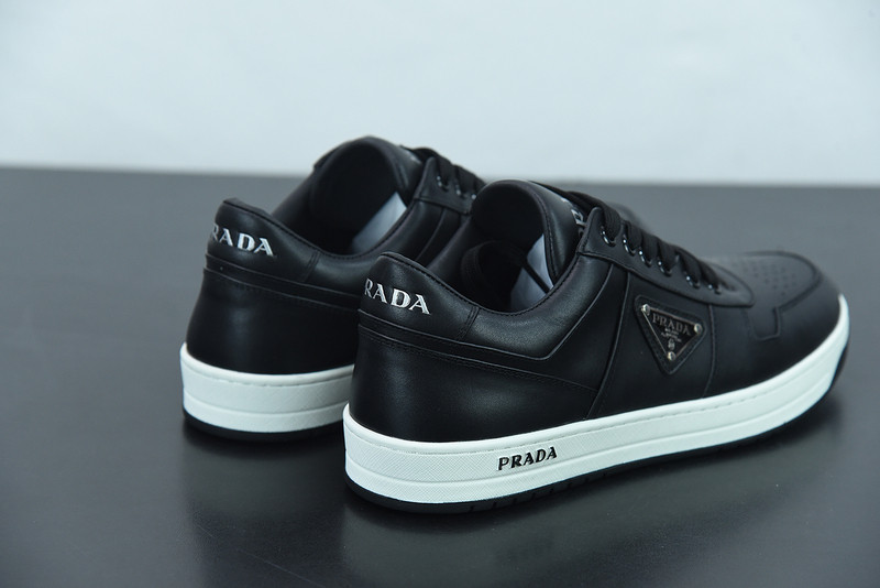 pr sneaker