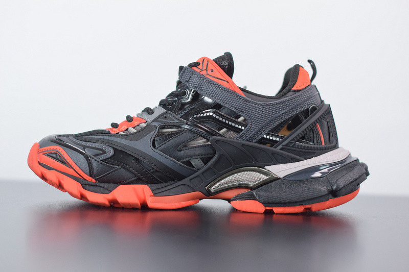 bc track sneaker