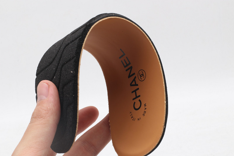 Ch*el sneaker