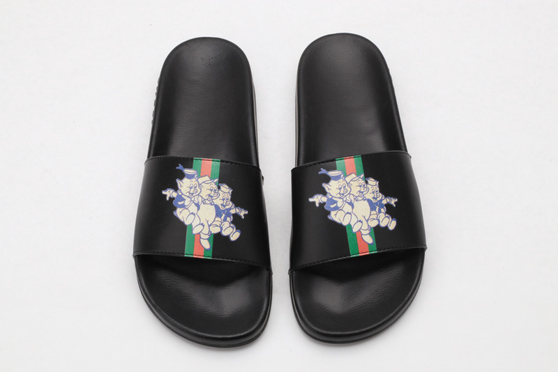 g*u*i sandals