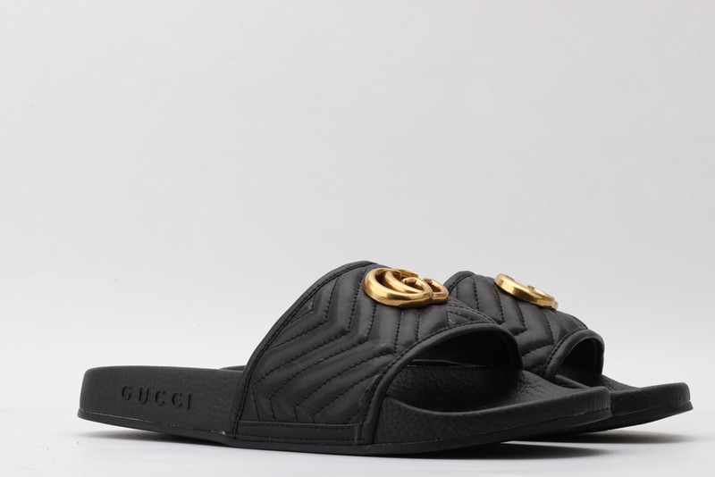 g*u*i sandals