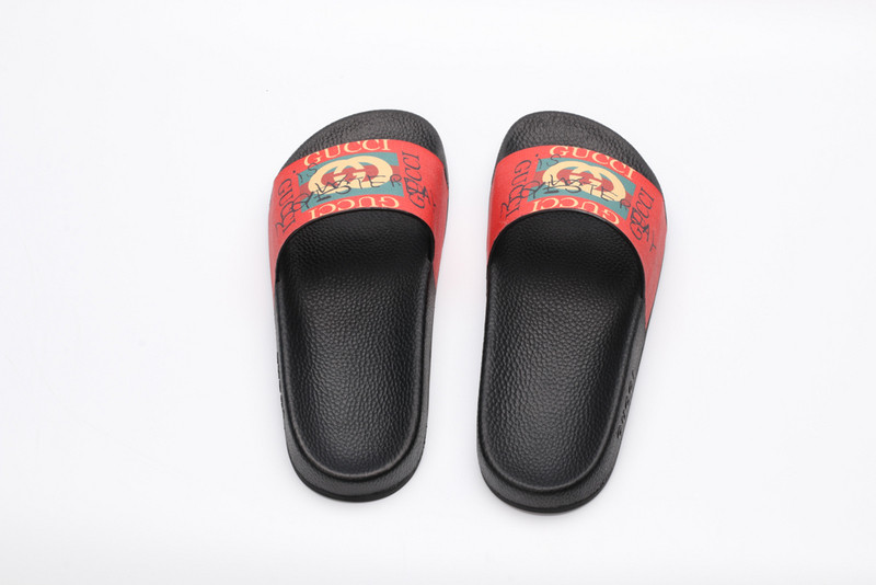g*u*i sandals
