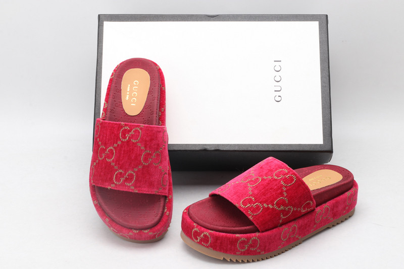 g*u*i sandals