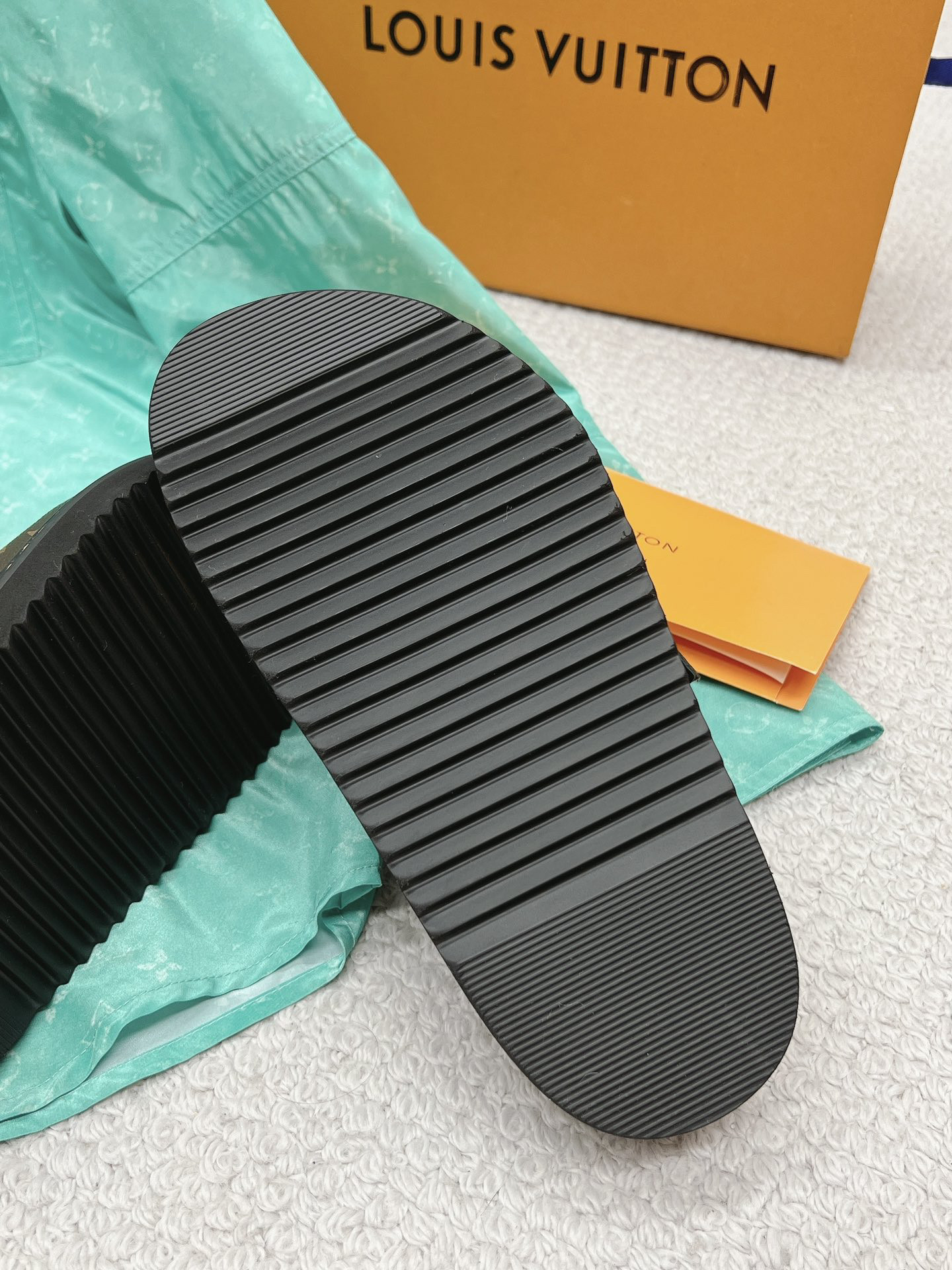 LVT SANDALS