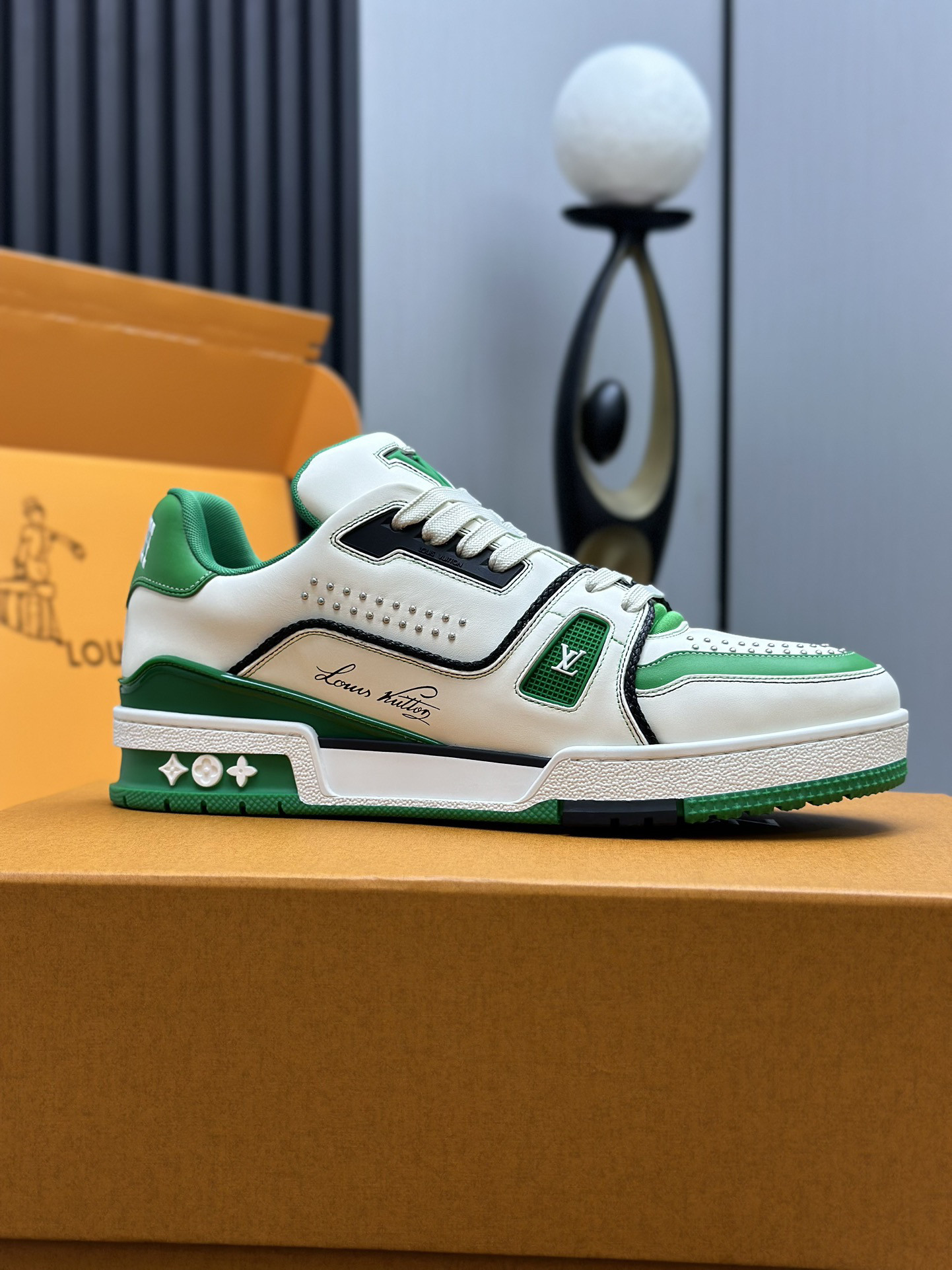 LVT SNEAKERS