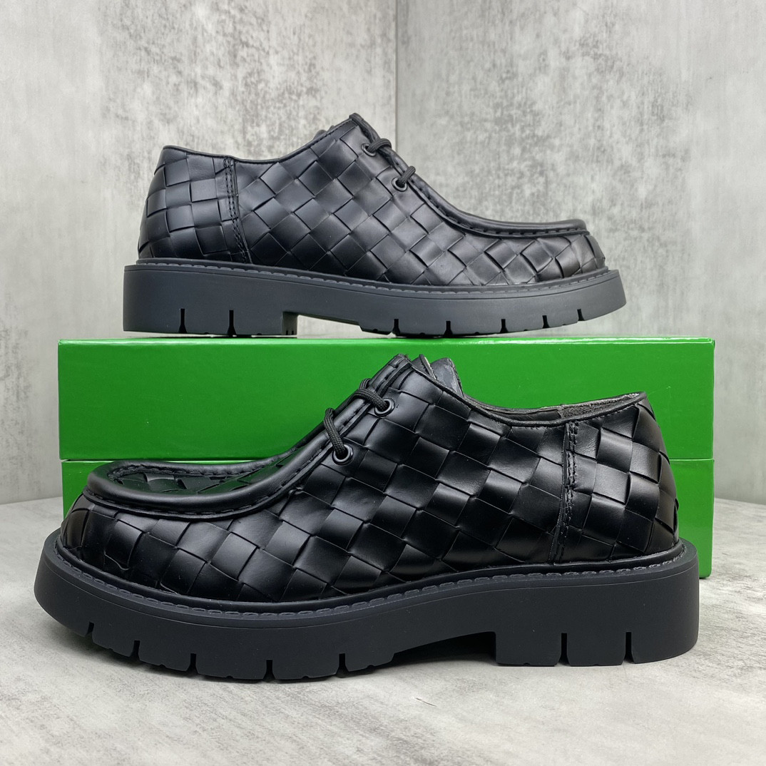 b0tt*ga Ven*ta sneaker