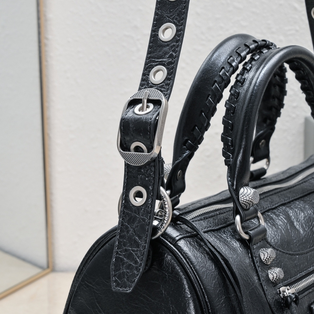 Ba1en*iaga purse