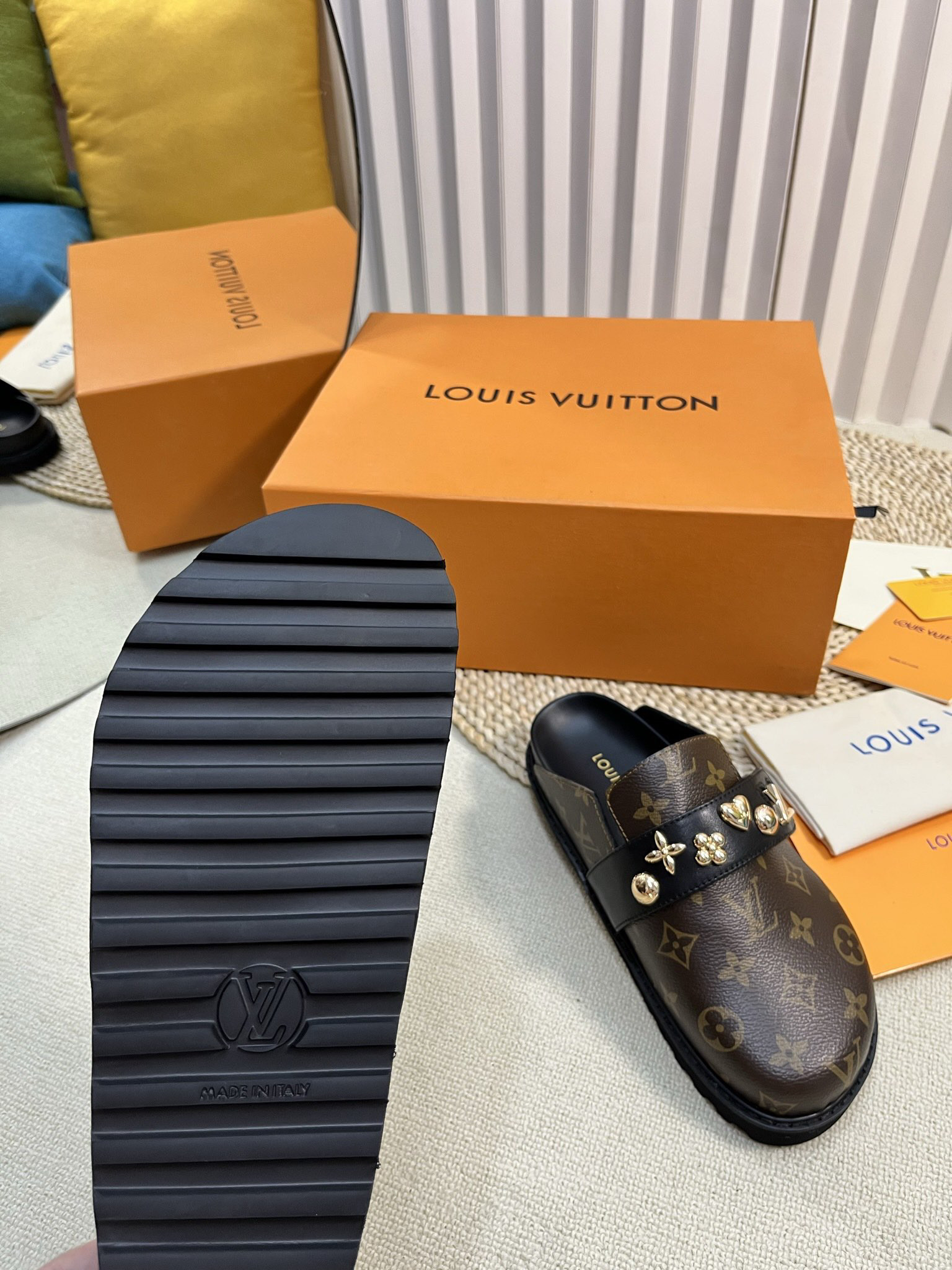 LVT SANDALS