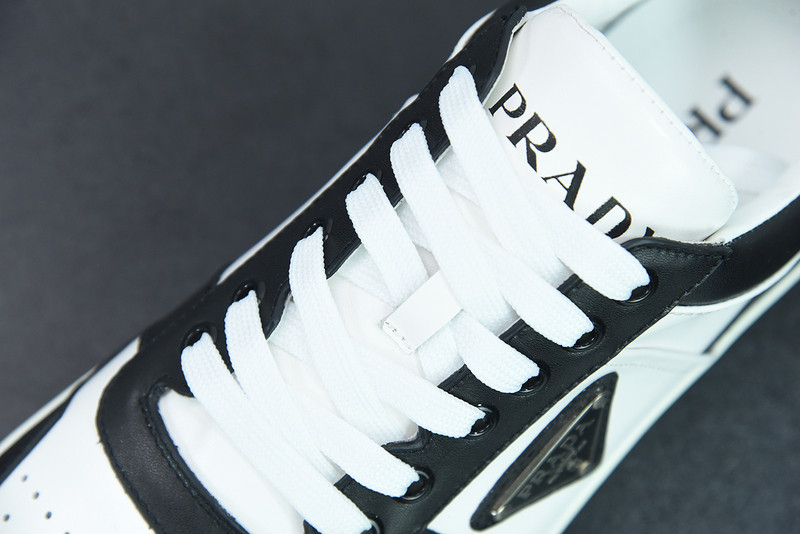 pr sneaker