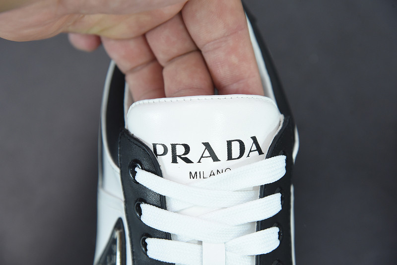 pr sneaker