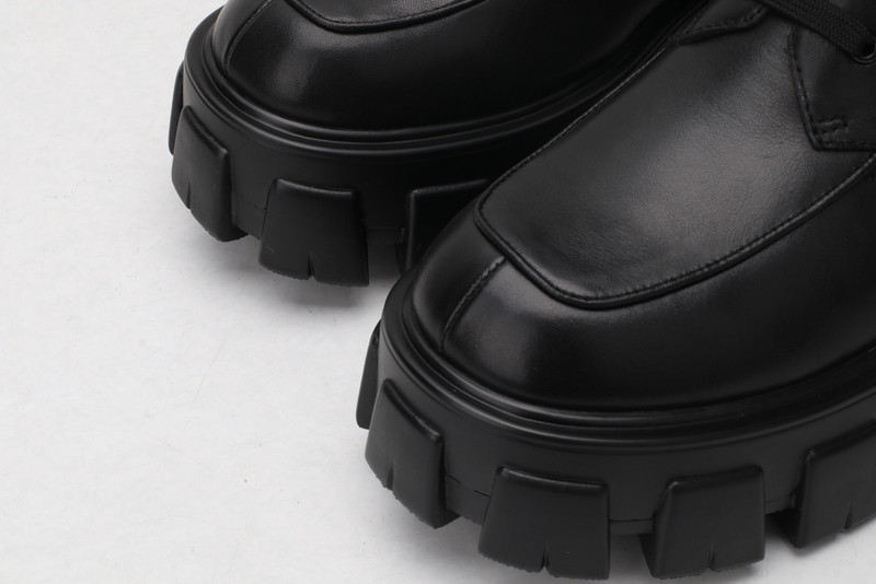 pr sneaker