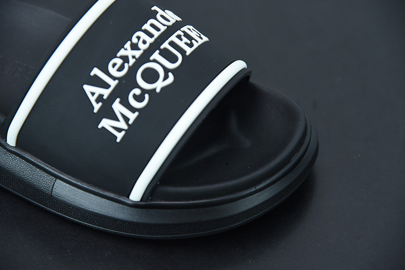 a1exa*der Mcqv*en slide