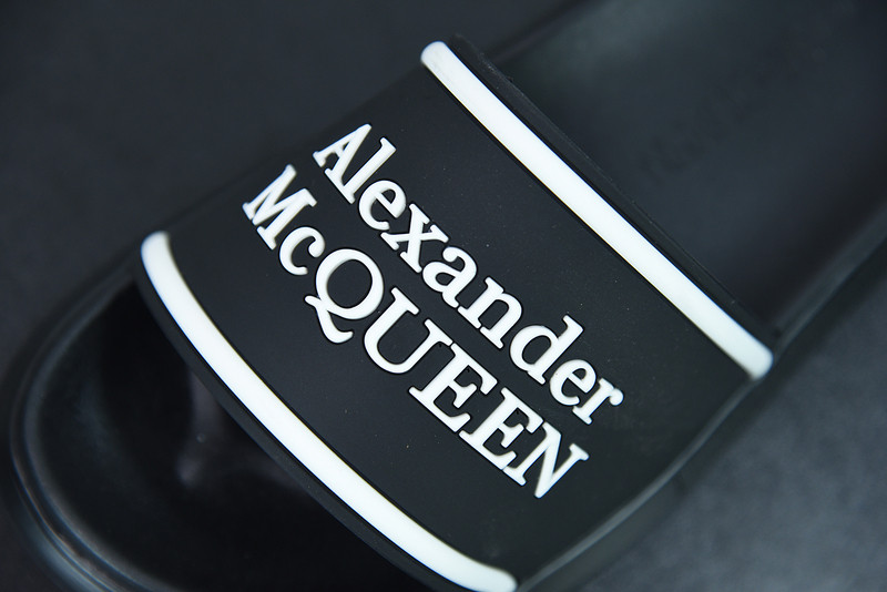 a1exa*der Mcqv*en slide