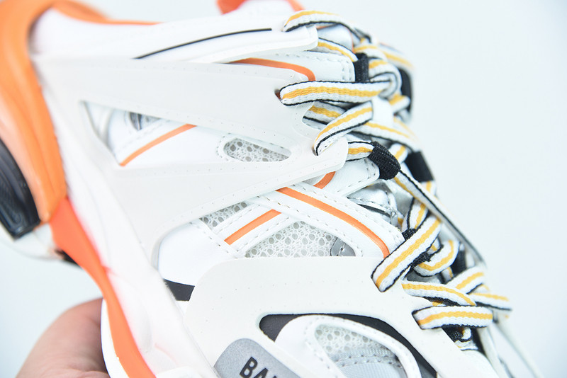 bc track sneaker
