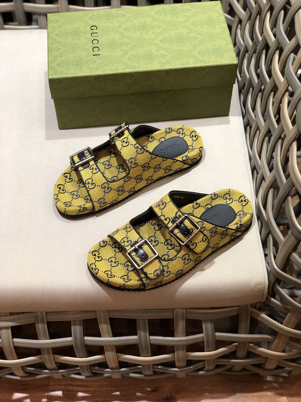 g*u*i sandals