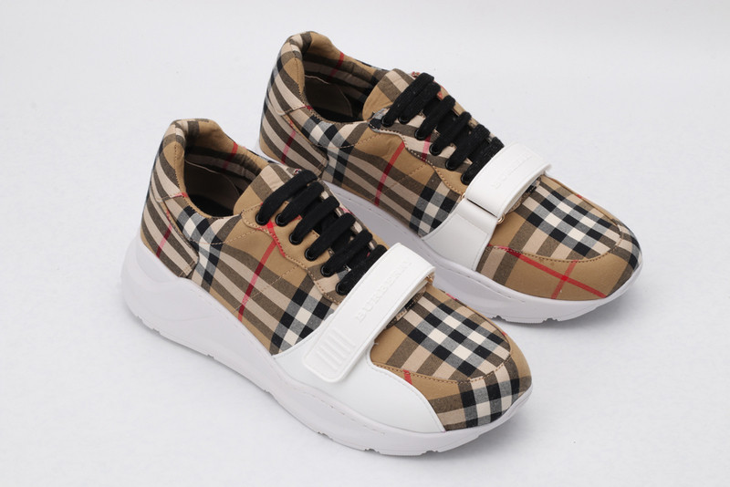 B**rry sneaker