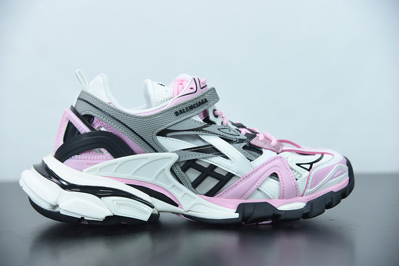 bc track sneaker