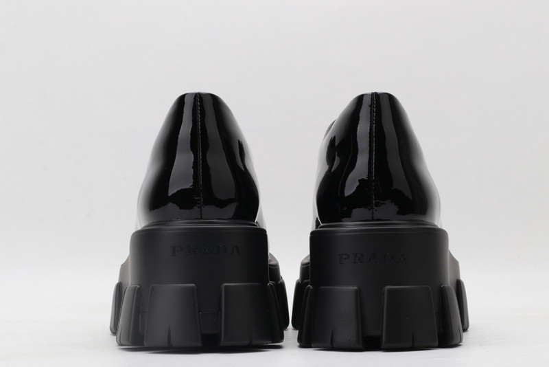 pr sneaker
