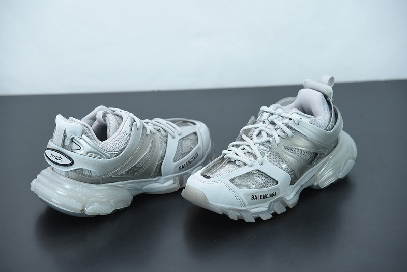 bc track sneaker