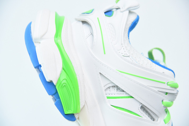 bc track sneaker