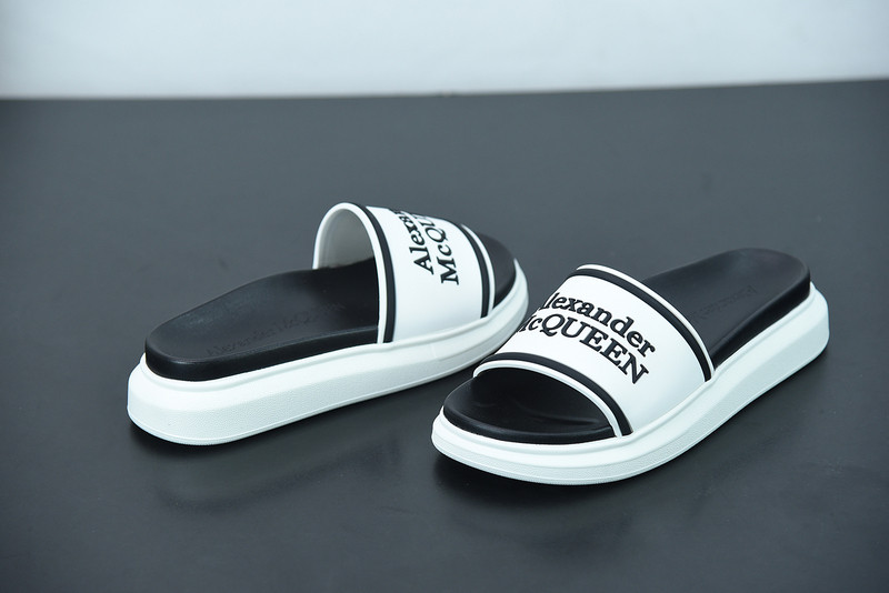 a1exa*der Mcqv*en slide