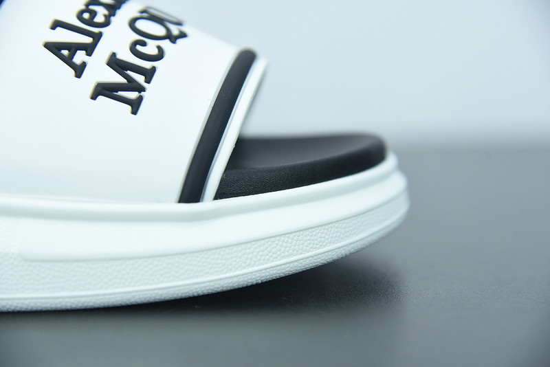 a1exa*der Mcqv*en slide