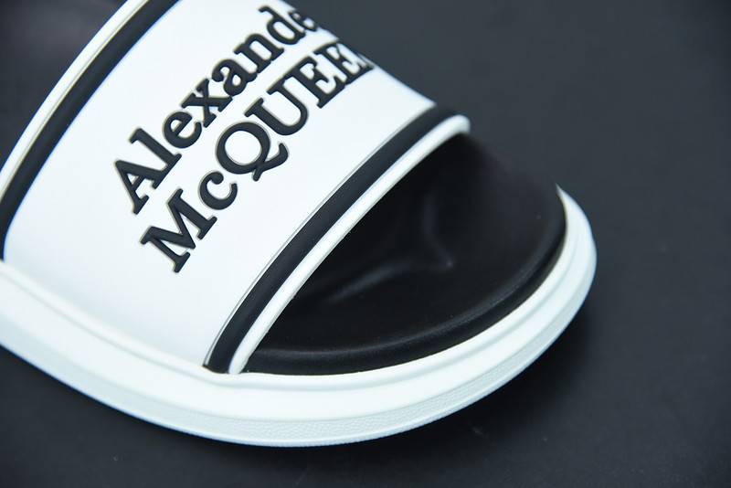a1exa*der Mcqv*en slide