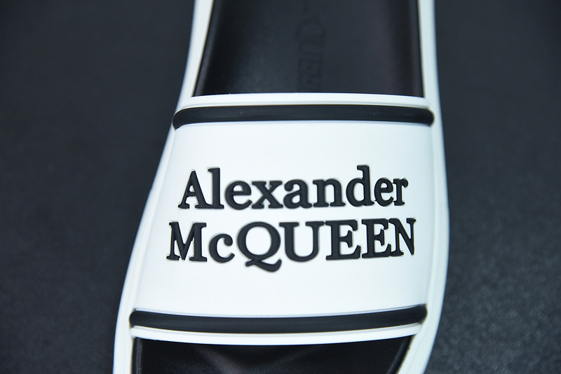 a1exa*der Mcqv*en slide