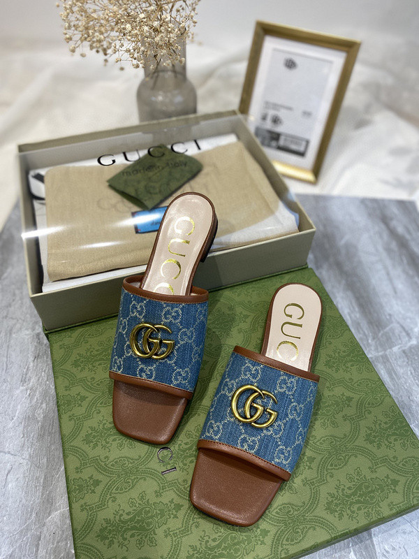 g*u*i sandals