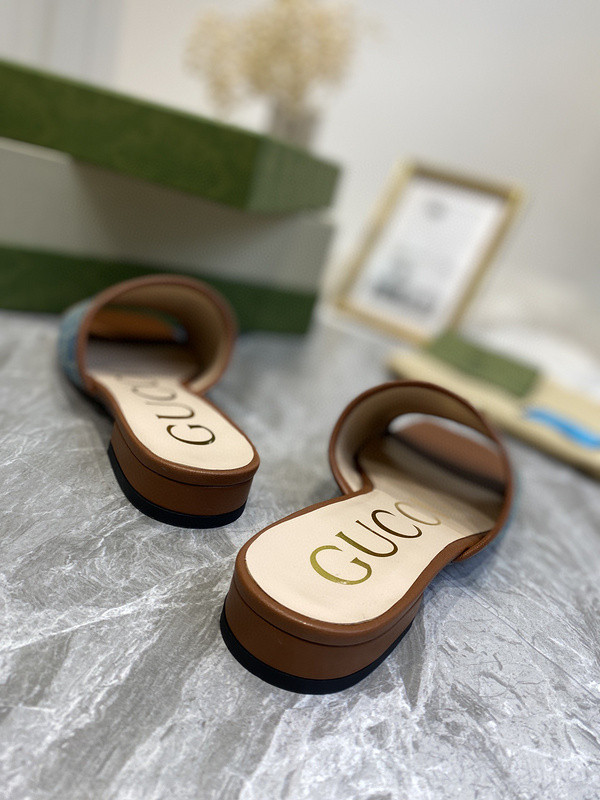g*u*i sandals