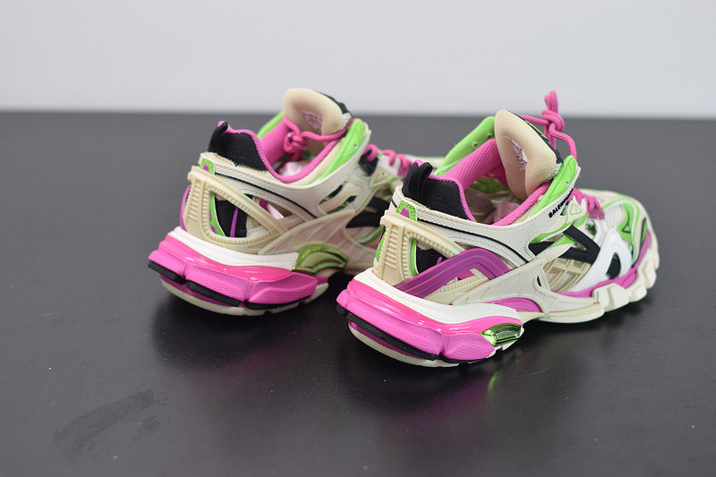 bc track sneaker
