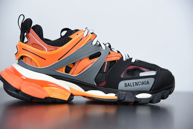 bc track sneaker