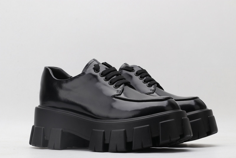 pr sneaker
