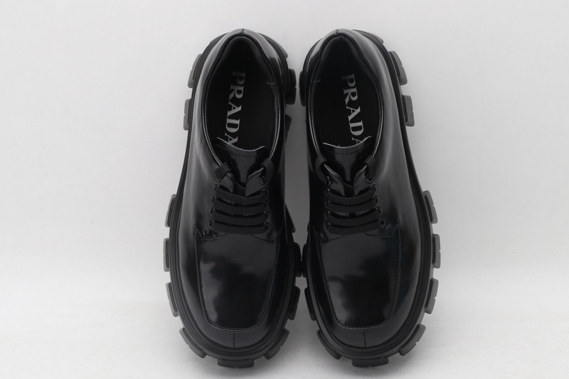 pr sneaker