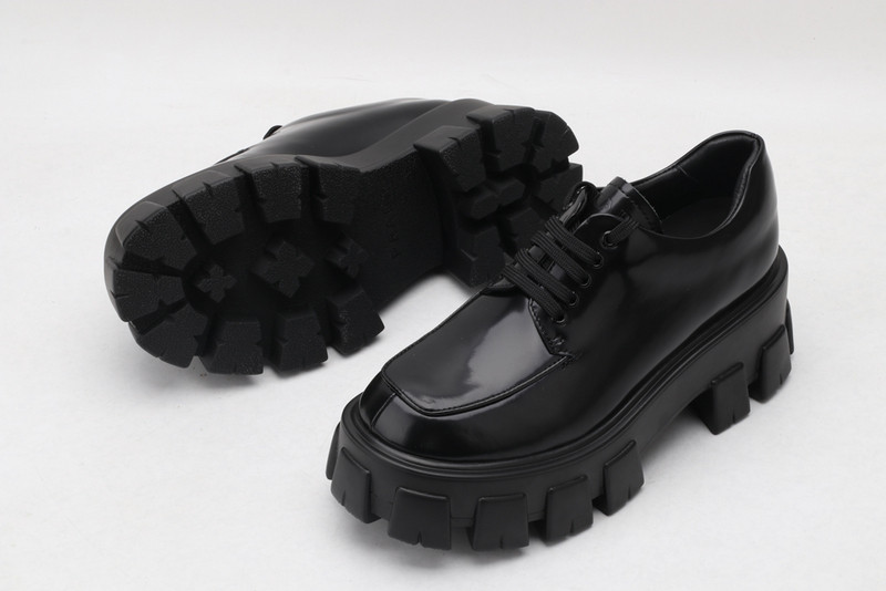 pr sneaker