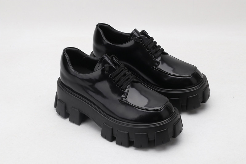 pr sneaker