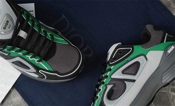 dio* sneaker