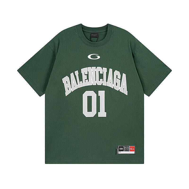 Ba1en*iaga clothes