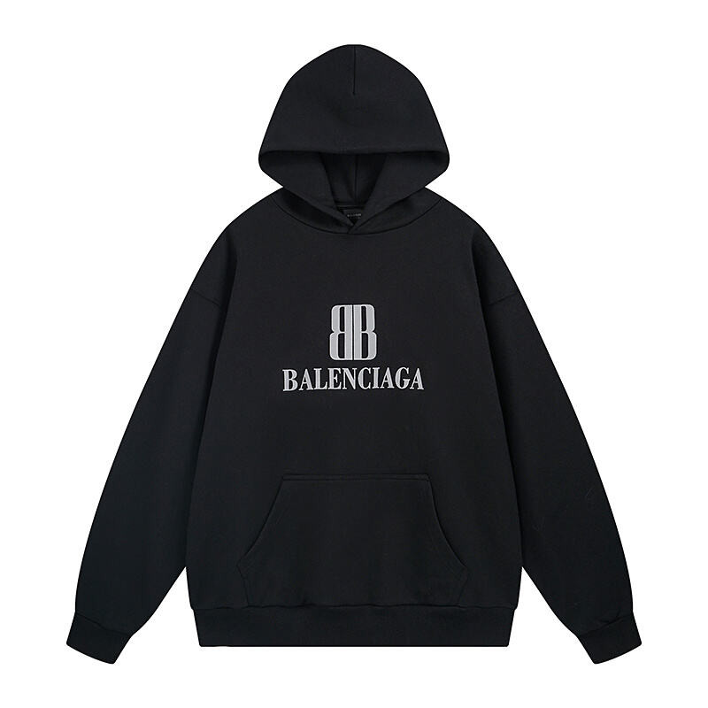Ba1en*iaga clothes