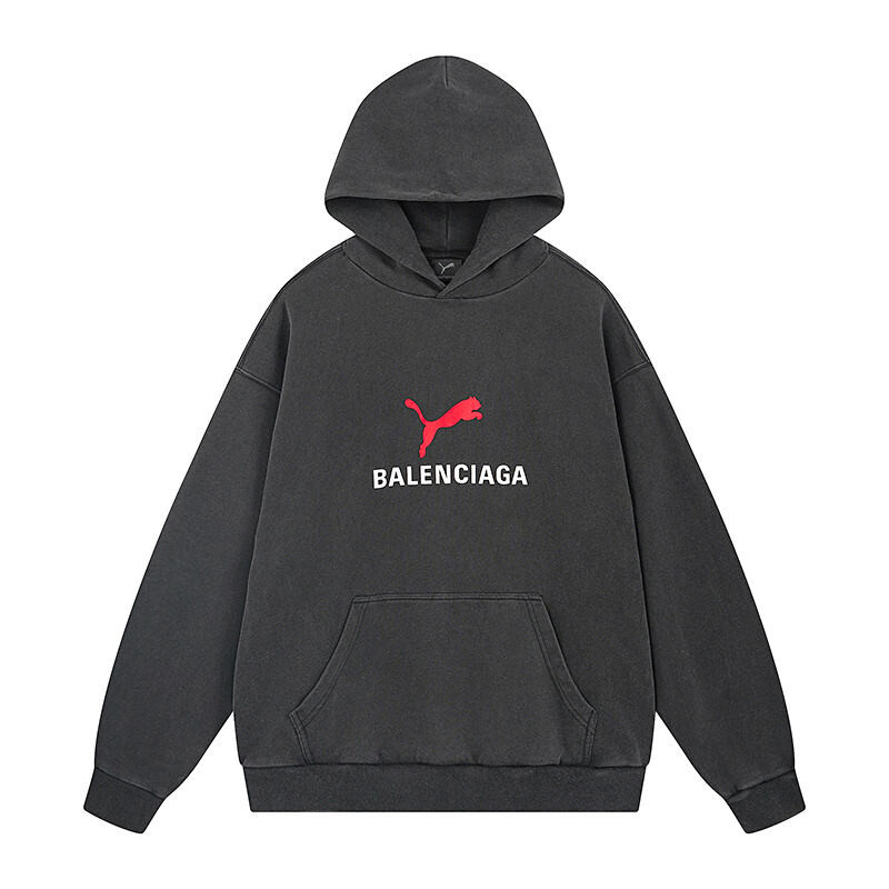 Ba1en*iaga clothes
