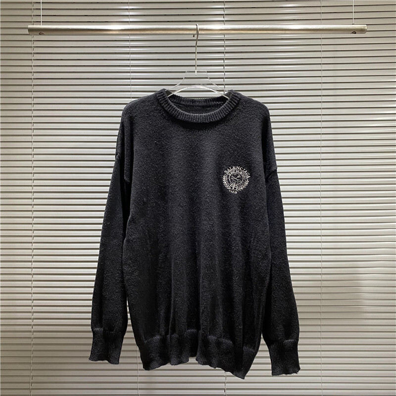 Ba1en*iaga clothes
