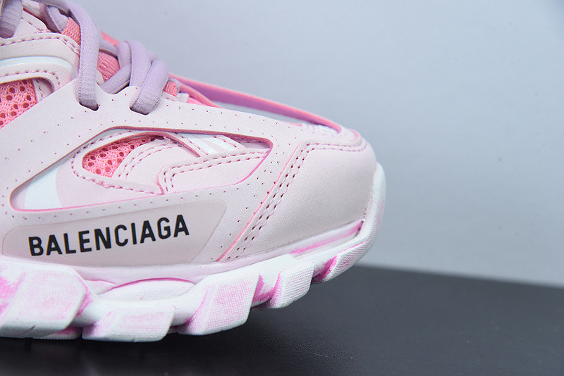 bc track sneaker