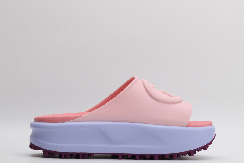 g*u*i sandals