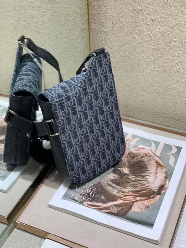 D10r bag