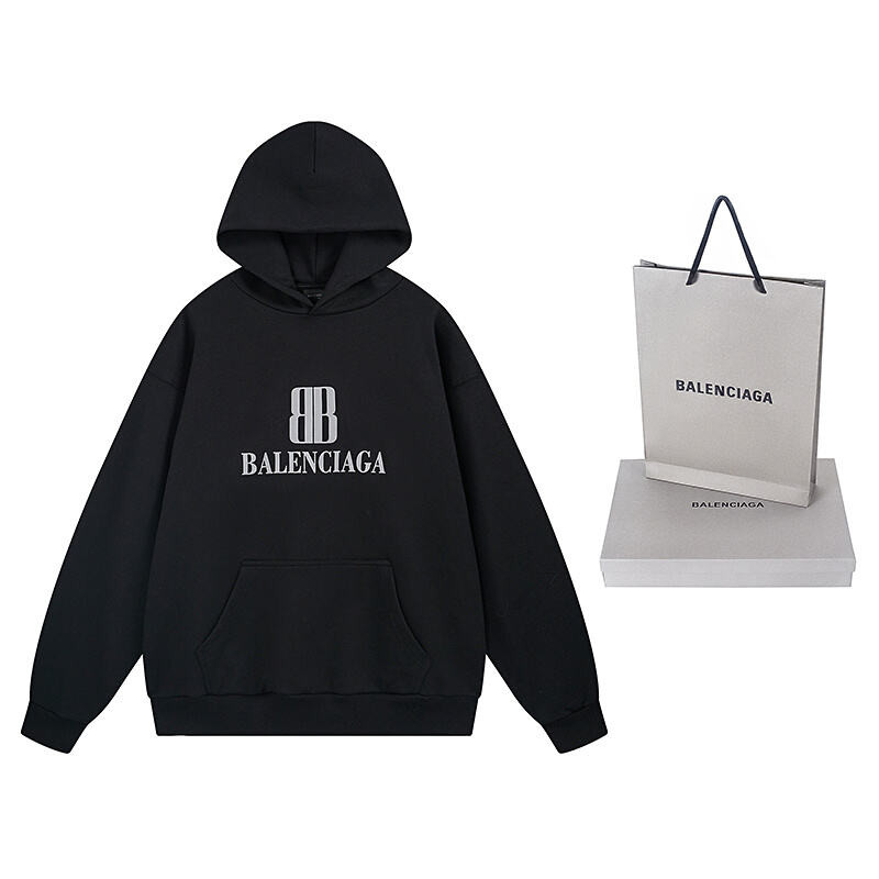Ba1en*iaga clothes